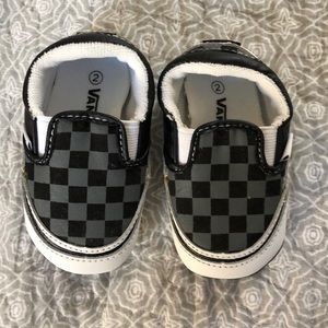 👶🏻NWOT NEWBORN CHECKERED VANS👶🏻